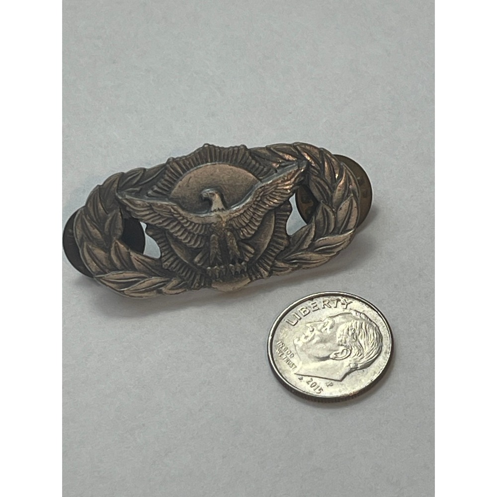 US Air Force Basic Security Forces Qualification Badge Lapel Pin Insignia 00821 - Picture 2 of 6